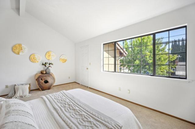 72 Washington Square Drive, Milpitas CA: https://media.crmls.org/mediaz/52b05aa5-5a3e-4622-b467-55cf95f59269.jpg