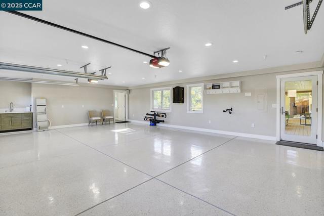 24 Crest Ct, Alamo CA: https://media.crmls.org/mediaz/52b13eca-339c-4ccc-bb24-b331c2198cbc.jpg