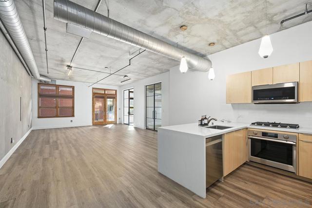 877 Island Avenue, San Diego CA: https://media.crmls.org/mediaz/52b1834b-581c-4ba2-8ba4-e9f4d63f2214.jpg