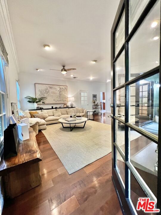 855 N Sweetzer Avenue, West Hollywood CA: https://media.crmls.org/mediaz/52b1b25f-997e-4e0f-8615-82bbd165f5a9.jpg