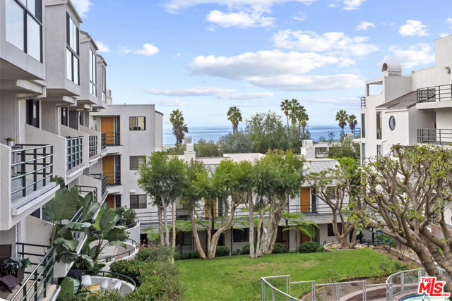 2960 Neilson Way, Santa Monica, California 90405, 2 Bedrooms Bedrooms, ,2 BathroomsBathrooms,Condominium,For Sale,Neilson,24395097