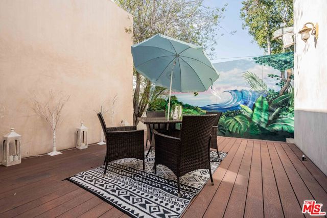 3718 S Barrington Avenue, Los Angeles CA: https://media.crmls.org/mediaz/52b232b2-ab25-4232-a704-88a7d187e90a.jpg