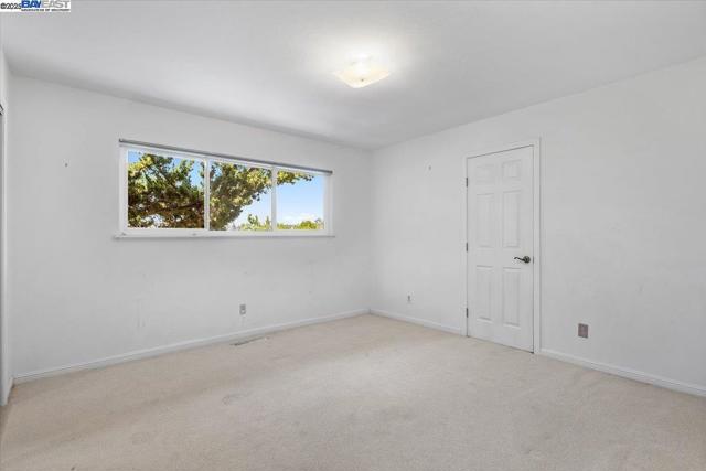 3491 Middleton Ave, Castro Valley CA: https://media.crmls.org/mediaz/52b286af-69dc-4f77-85e5-e134e26c536e.jpg