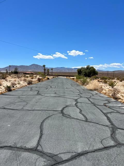 4236 Connie Lane, Borrego Springs CA: https://media.crmls.org/mediaz/52b295b1-7953-482b-9d81-8c47ecf85584.jpg