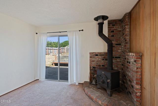 Detail Gallery Image 5 of 29 For 19200 Del Mar Dr, Fort Bragg,  CA 95437 - 2 Beds | 1 Baths