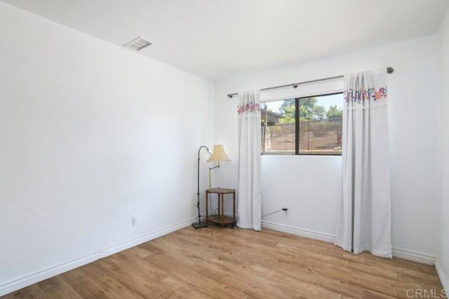 1736 Bellington Lane, Fallbrook CA: https://media.crmls.org/mediaz/52b2e711-961d-4cfb-a1a7-3e191597cd01.jpg
