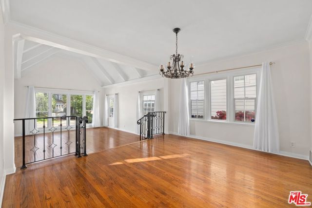 2941 Motor Avenue, Los Angeles CA: https://media.crmls.org/mediaz/52b4478f-d811-43a4-98f0-36574354e455.jpg