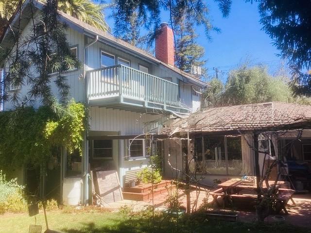 1280 Grant Road, Los Altos CA: https://media.crmls.org/mediaz/52b5809f-1e4c-4cc0-9a21-97999b7ca96c.jpg