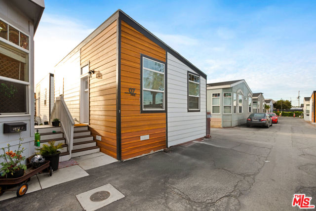 8250 Lankershim Boulevard, 29 photo 2