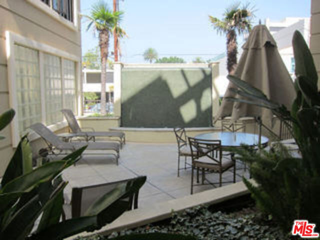 11847 Gorham Avenue, Los Angeles CA: https://media.crmls.org/mediaz/52b5e5c9-8973-4de6-82cf-7250e88d0016.jpg