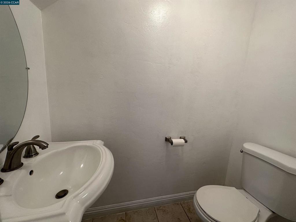 https://media.crmls.org/mediaz/52b6843b-c674-40e9-923c-0d7df2ea109a.jpg?preset=X-Large