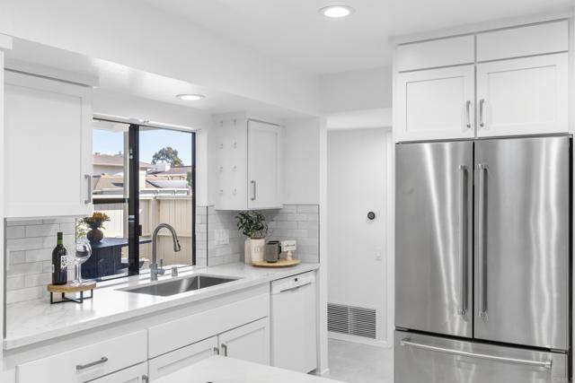 Detail Gallery Image 12 of 51 For 3851 Camino Lindo, –,  CA 92122 - 3 Beds | 2/1 Baths