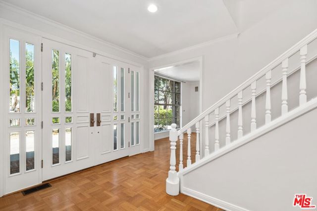 517 N Elm Drive, Beverly Hills CA: https://media.crmls.org/mediaz/52b6d380-a626-4b40-8181-0ca879718d05.jpg