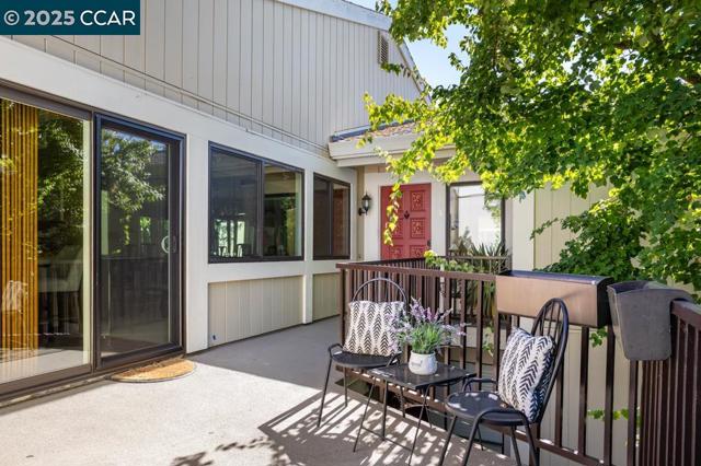 3520 Rossmoor Parkway, Walnut Creek CA: https://media.crmls.org/mediaz/52b7672f-cff8-4a55-8b74-22f3e53b9eac.jpg