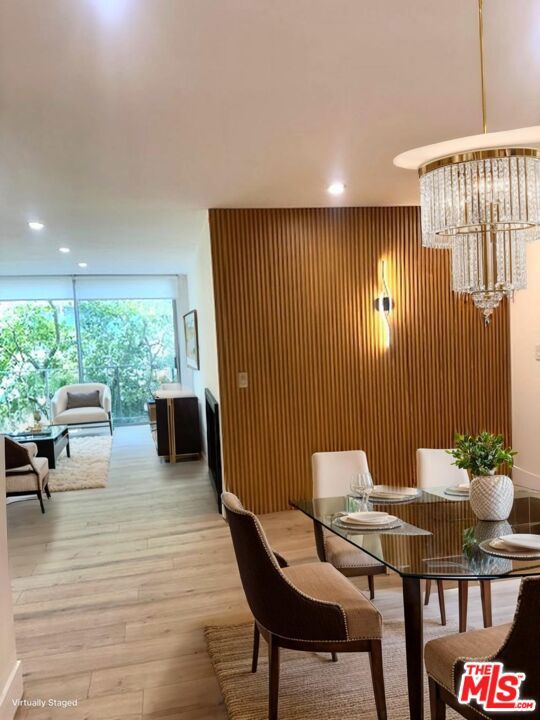 11645 Montana Avenue, Los Angeles CA: https://media.crmls.org/mediaz/52b8d28a-5106-4059-b397-1abf0d55fa3b.jpg