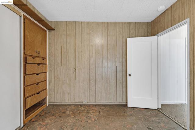 Image 19 of 31 For 532 Talbot Ave
