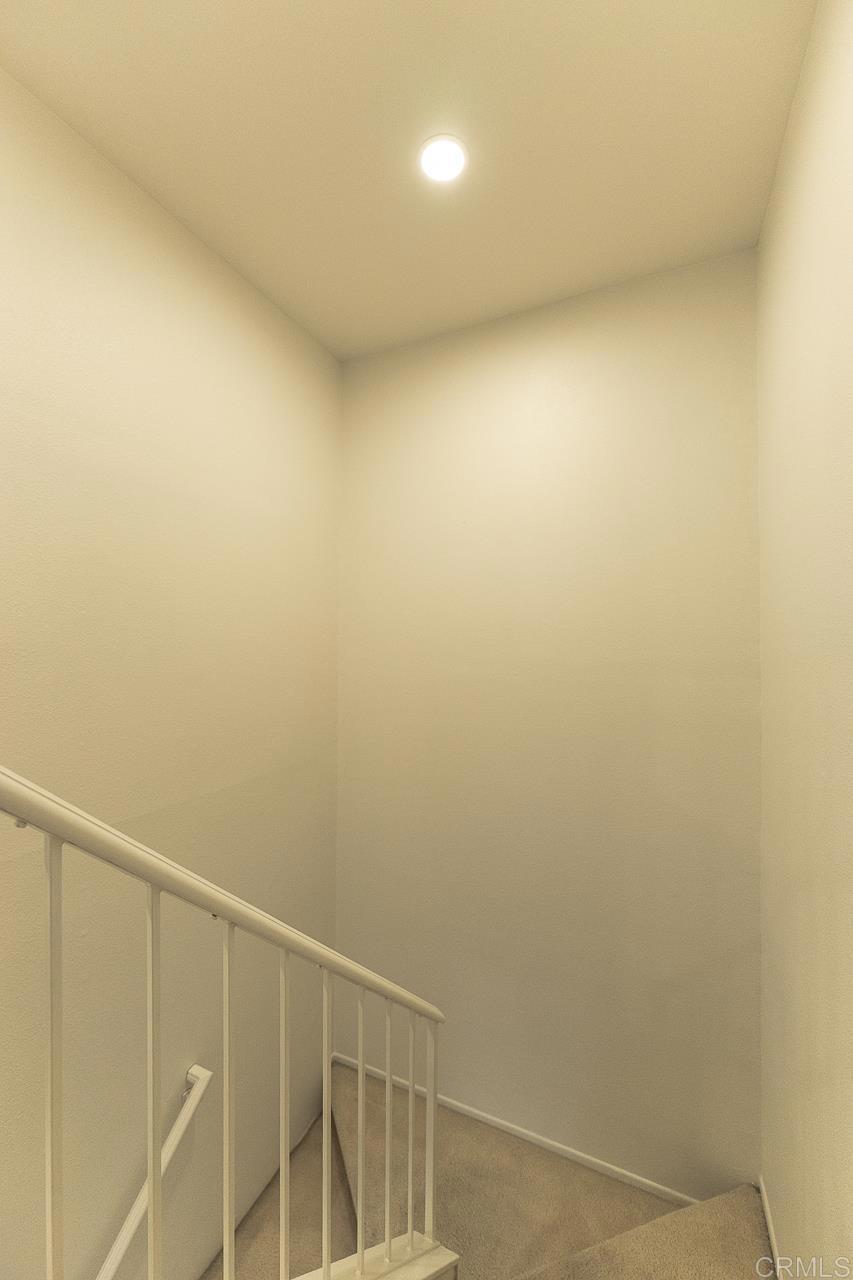 https://media.crmls.org/mediaz/52b9058f-efb6-4123-8a5d-08611d358588.jpg?preset=X-Large