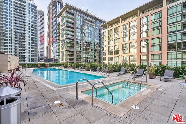 1155 S Grand Avenue, Los Angeles CA: https://media.crmls.org/mediaz/52b941a3-068c-499f-8511-f766d5bc9acf.jpg