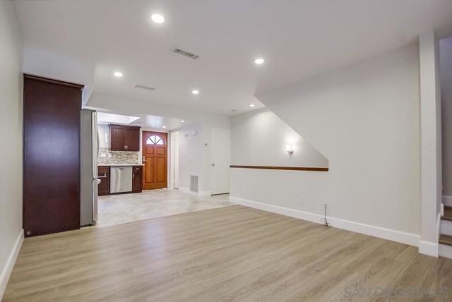 Image 11 of 34 For 9280 Towne Centre Dr  41