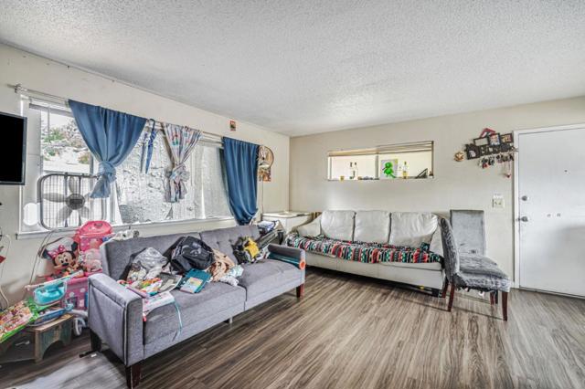 923 Delport Avenue, Santa Rosa CA: https://media.crmls.org/mediaz/52bb0b52-d228-4344-bc0d-aa904544bd21.jpg