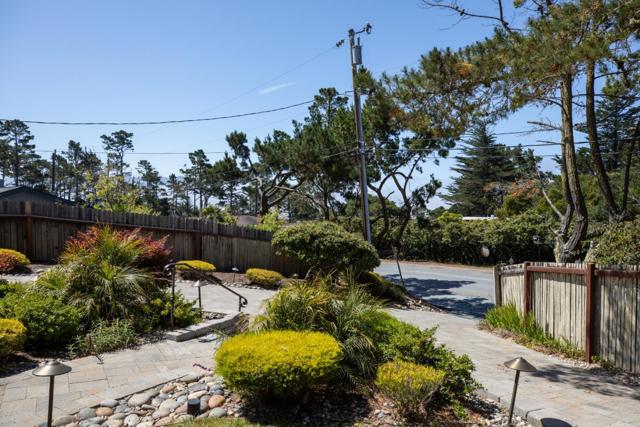4117 Sunridge Road, Pebble Beach CA: https://media.crmls.org/mediaz/52bb2582-6cc6-4c33-9290-63f6cc590985.jpg