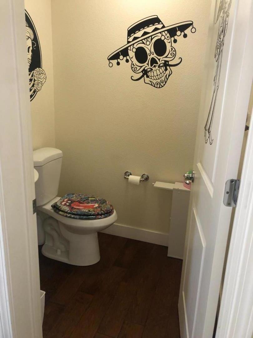 https://media.crmls.org/mediaz/52bb3e3c-3b2f-4a0c-8133-822456628d67.jpg?preset=X-Large