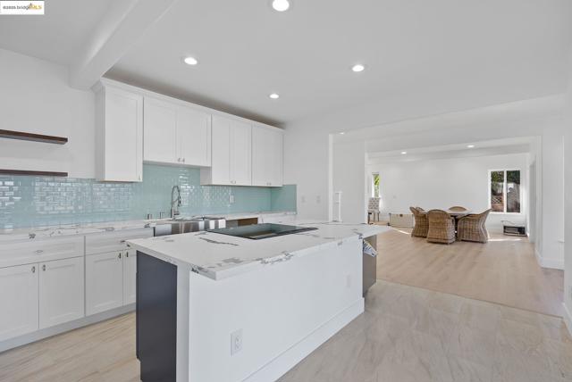 740 Discovery Bay Blvd, Discovery Bay CA: https://media.crmls.org/mediaz/52bb8dfa-fa1a-4e2e-b1c5-e4801d7367cb.jpg