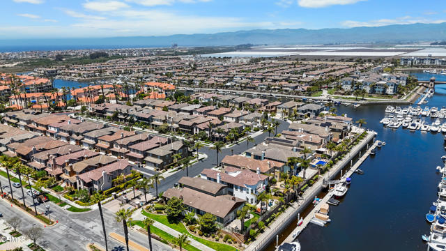 Detail Gallery Image 9 of 50 For 4003 Galapagos Way, Oxnard,  CA 93035 - 5 Beds | 3 Baths