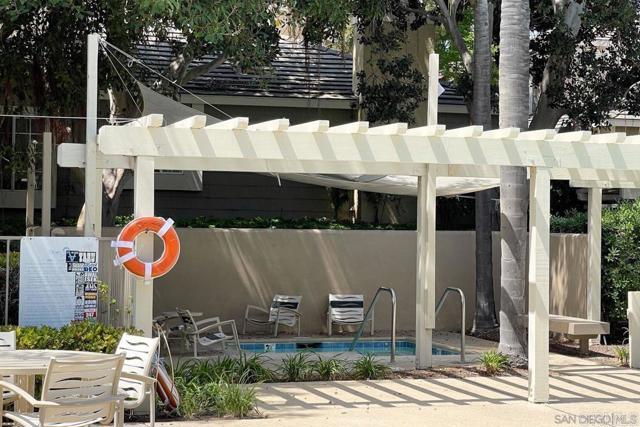 3707 Caminito Carmel, San Diego CA: https://media.crmls.org/mediaz/52bc577c-9bee-4113-a1fb-5b6442fe33e9.jpg