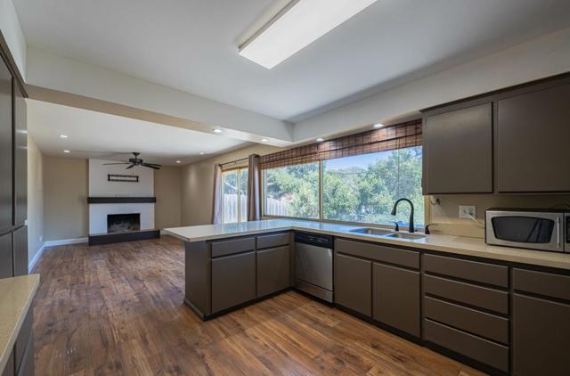 9375 Bur Oak Place, Salinas CA: https://media.crmls.org/mediaz/52bda1c9-19b2-449d-92ec-bf2978989ecf.jpg