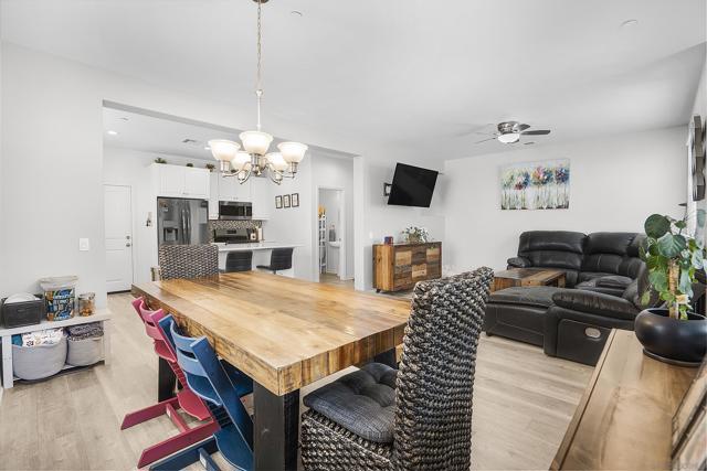 1716 Moon Orchid Ave, Chula Vista CA: https://media.crmls.org/mediaz/52bdf0c4-3fc3-44e7-bfd9-51ed246bd41f.jpg