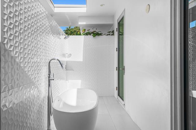 2622 S Calle Palo Fierro, Palm Springs CA: https://media.crmls.org/mediaz/52be3303-a320-4769-afe5-026f92688ee5.jpg