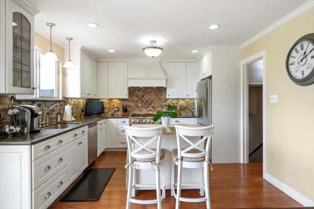 356 King Drive, South San Francisco CA: https://media.crmls.org/mediaz/52bea95c-b388-49a7-ace6-c7f65a289bbc.jpg