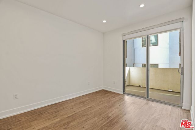 1831 Sawtelle Boulevard, Los Angeles CA: https://media.crmls.org/mediaz/52bf6112-a843-4819-b6b8-0554b197c92e.jpg