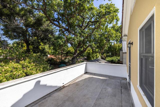 125 Lowell Avenue, Palo Alto CA: https://media.crmls.org/mediaz/52c009db-1bcb-4cf5-a32b-1d1424ac5753.jpg