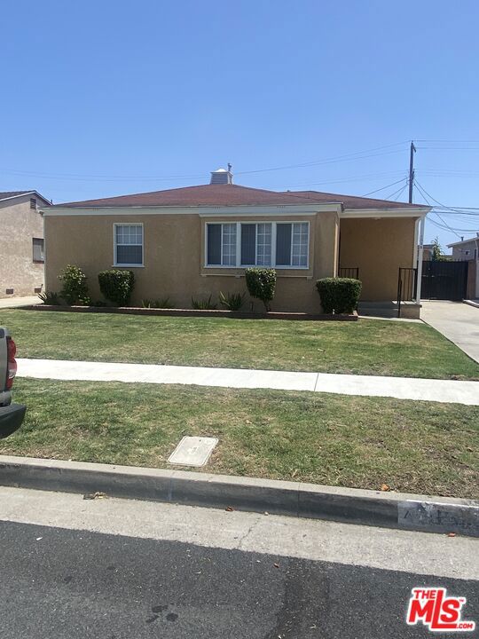 1538 W 110th Place