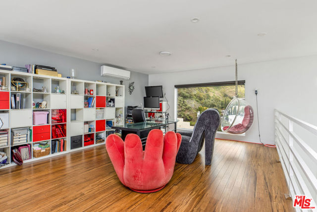 2350 San Marco Drive, Los Angeles CA: https://media.crmls.org/mediaz/52c08ed6-b444-4900-b2ac-6781a68a9f88.jpg