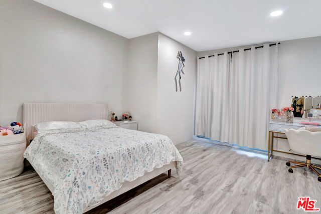 19513 Cantara Street, Reseda CA: https://media.crmls.org/mediaz/52c0e4c1-6f42-4544-a4f1-ee921bf8f7d5.jpg