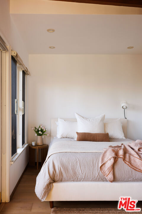 1 Bed Home for Sale in Los Angeles, California