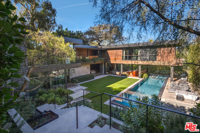 9551 Oak Pass Road, Beverly Hills CA: https://media.crmls.org/mediaz/52c1e324-a99d-44a2-9d98-827b4d456c03.jpg