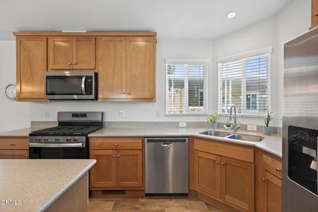 1075 Loma Drive, Ojai CA: https://media.crmls.org/mediaz/52c1e737-ca51-4c2f-959c-032aff9419f8.jpg
