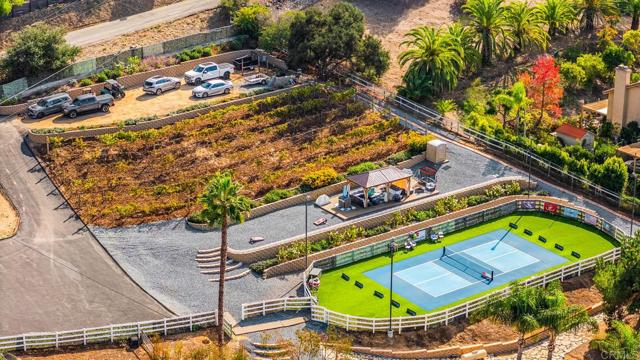 1569 Via Monserate, Fallbrook CA: https://media.crmls.org/mediaz/52c23c67-2a5b-4bba-8716-46a65eb07ae5.jpg