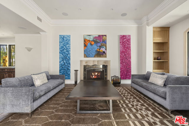 2325 Duxbury Circle, Los Angeles CA: https://media.crmls.org/mediaz/52c2b01c-cae6-4301-ae93-33c0c7956340.jpg