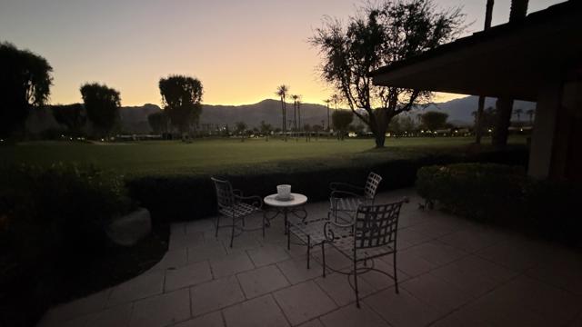 13 Duke Drive, Rancho Mirage CA: https://media.crmls.org/mediaz/52c2be89-f91d-432f-beb0-9055f0bec58d.jpg