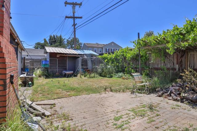 8421 Wayland Lane, Gilroy CA: https://media.crmls.org/mediaz/52c2e116-f739-4b76-b43c-34d8e3f57d4c.jpg