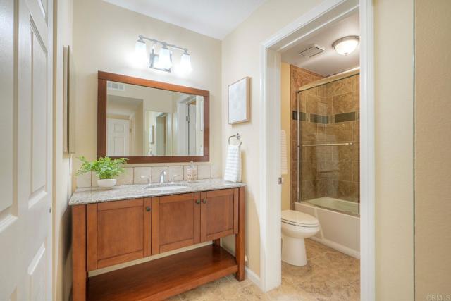 220 S Shorehang Lane, Encinitas CA: https://media.crmls.org/mediaz/52c3a3ac-7fcb-4ed8-b0f2-48d59b05198c.jpg