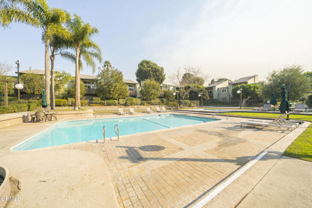 4925 Indian Wood Road, Culver City CA: https://media.crmls.org/mediaz/52c3a674-bf39-4677-aa99-febad59fe269.jpg