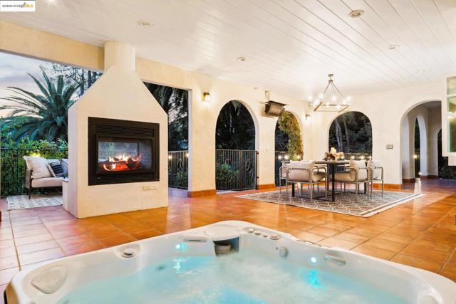 6051 MARGARIDO Dr, Oakland CA: https://media.crmls.org/mediaz/52c40bb5-ffd3-479a-b66b-b898a21551fc.jpg