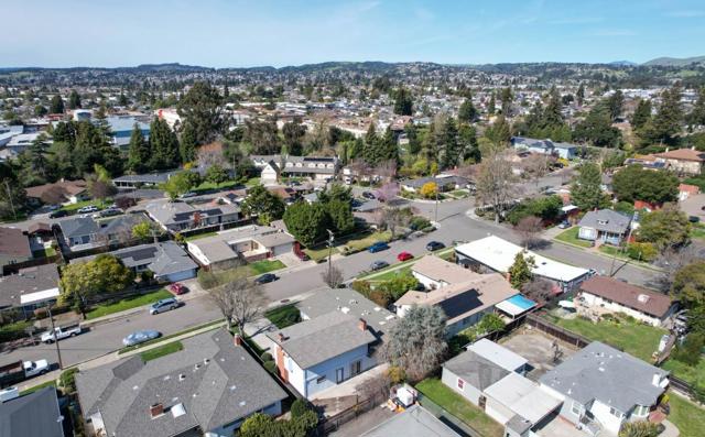 1777 Dahill Lane, Hayward CA: https://media.crmls.org/mediaz/52c52397-c721-4a00-8304-aeae4d0466e5.jpg