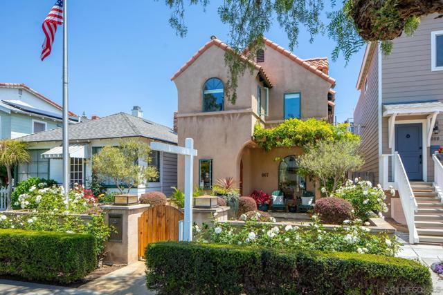 867 E Avenue, Coronado CA: https://media.crmls.org/mediaz/52c58de3-40e3-44cb-b5c2-bc05a503a7af.jpg
